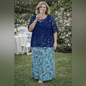 Floral Maxi Skirt in beautiful blu hues, size 18/20